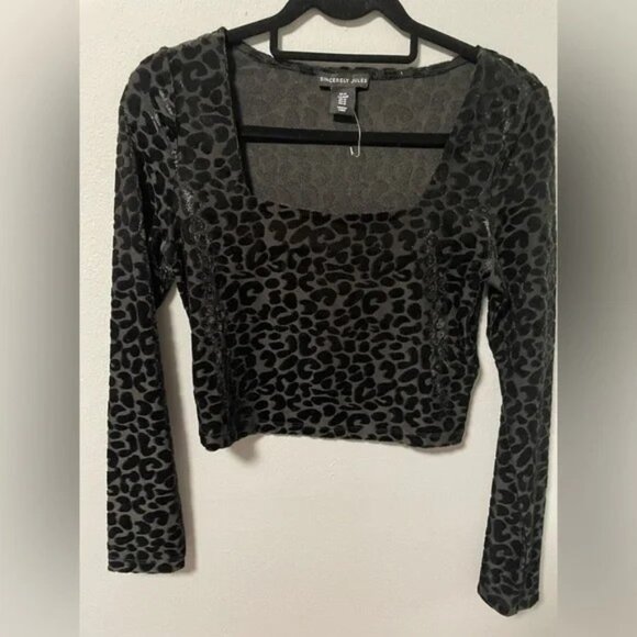 NWOT Sincerely Jules velvet burnout animal print crop top. Size Medium - Picture 1 of 2